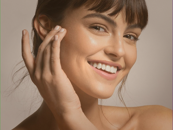 Dermaplaning facial in Houston for smoother, glowing skin at Enfield Royal Clinic.